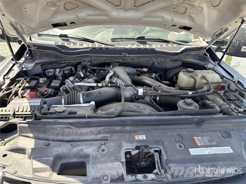 Ford F-350 XL 4x4 Crew Cab Utility Truck Vieglais kravas automobilis/izkraušana no sāniem