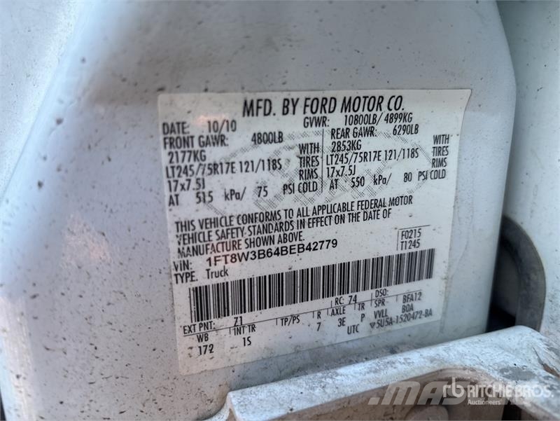 Ford F-350 XL 4x4 Crew Cab Flatbed Truck (Inoperable) Platformas/izkraušana no sāniem