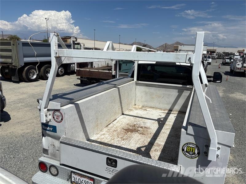 Ford F-350 XL 4x4 Crew Cab Utility Truck Vieglais kravas automobilis/izkraušana no sāniem