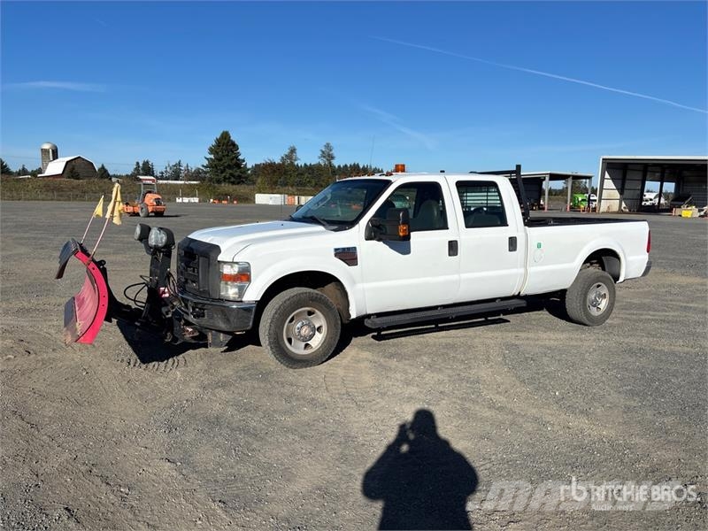 Ford F-350 XL 4x4 Crew Cab Pickup Drugi