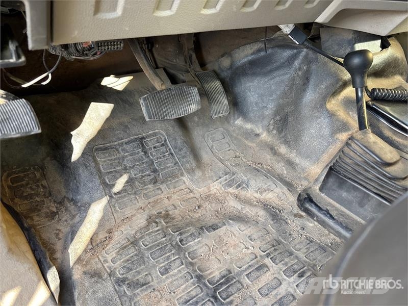 Ford F-350 XL 4x4 Crew Cab Pickup Drugi