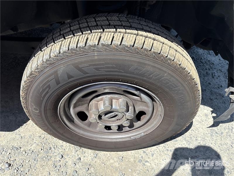 Ford F-350 XL 4x4 Crew Cab Utility Truck Vieglais kravas automobilis/izkraušana no sāniem