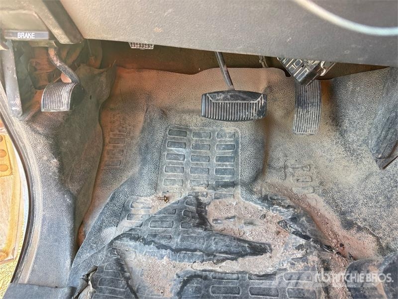 Ford F-350 XL 4x4 Crew Cab Utility Truck Flakbilar/Pickuper