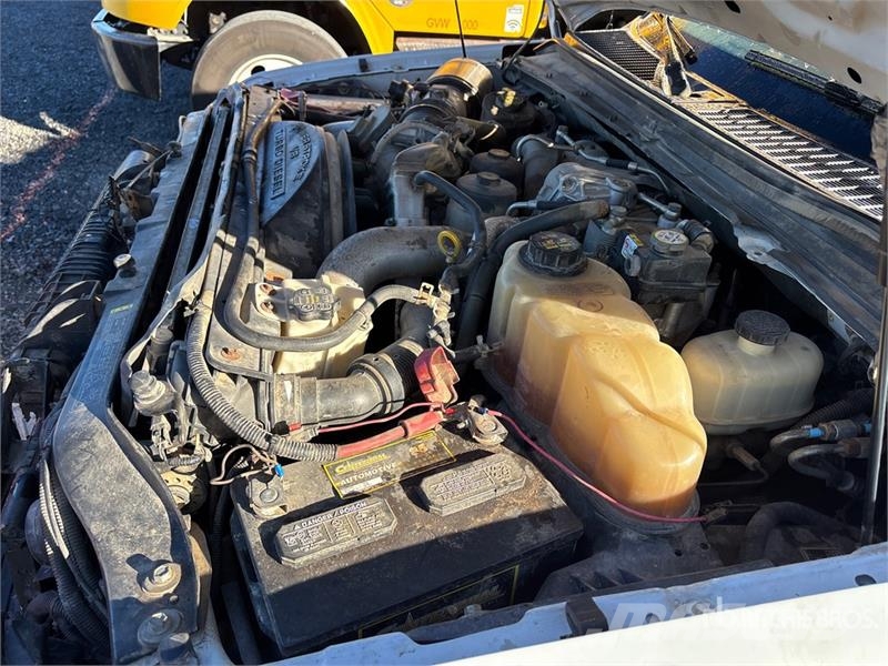 Ford F-350 XL 4x4 Crew Cab Pickup Drugi