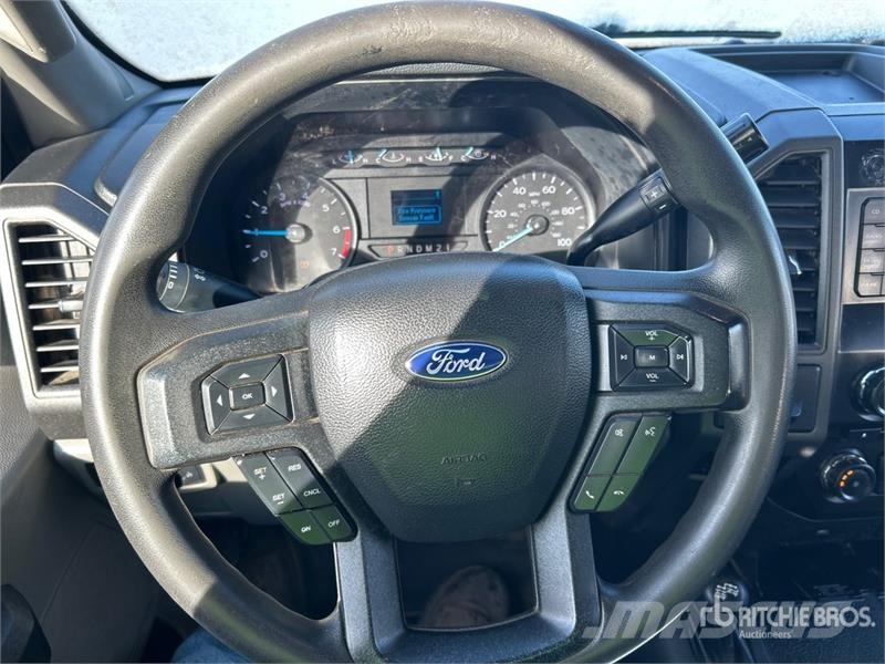 Ford F-350 XL 4x4 Crew Cab Utility Truck Pick up/Dropside