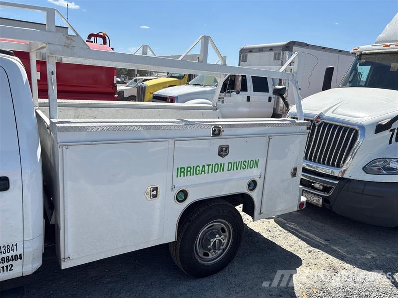 Ford F-350 XL 4x4 Crew Cab Utility Truck Vieglais kravas automobilis/izkraušana no sāniem