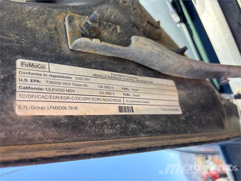 Ford F-350 XL 4x4 Crew Cab Pickup Other