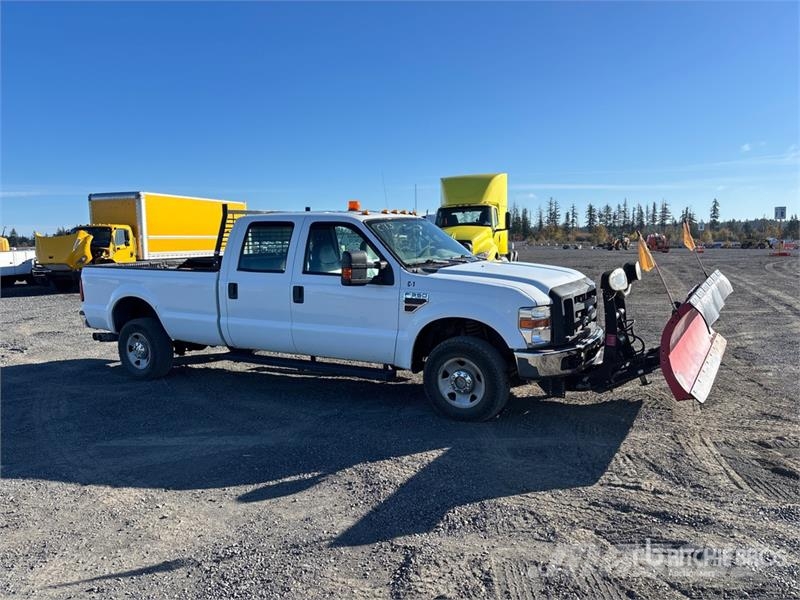 Ford F-350 XL 4x4 Crew Cab Pickup Drugi