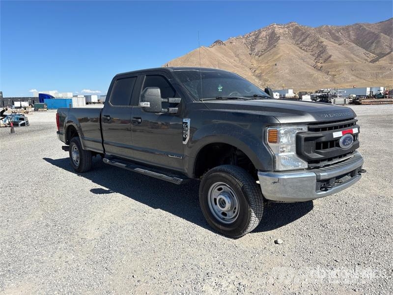 Ford F-350 XL 4x4 Crew Cab Pickup Other