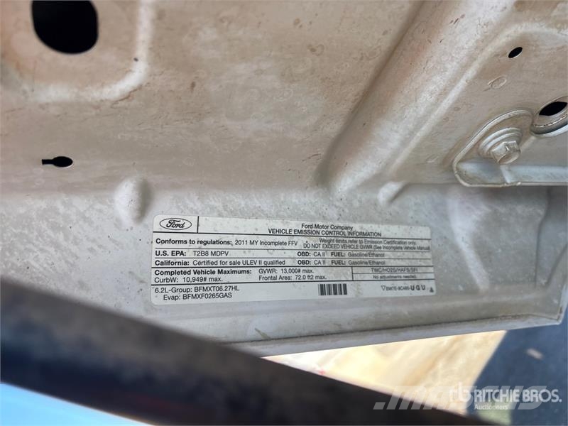 Ford F-350 XL 4x4 Crew Cab Utility Truck Flakbilar/Pickuper