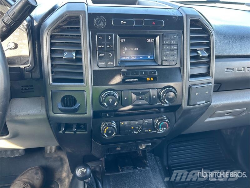 Ford F-350 XL 4x4 Crew Cab Utility Truck Pick up/Dropside