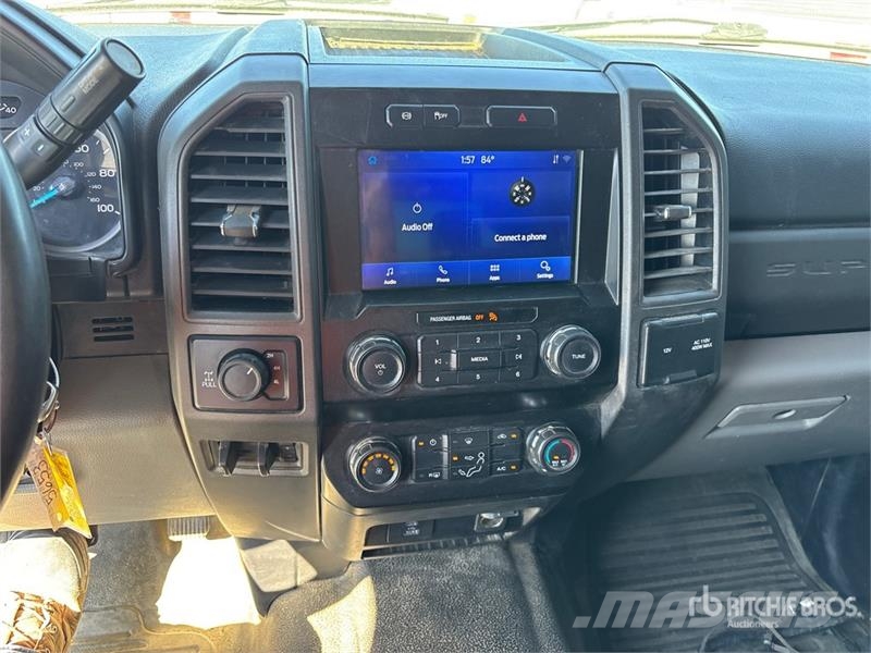 Ford F-350 XL 4x4 Crew Cab Pickup Other