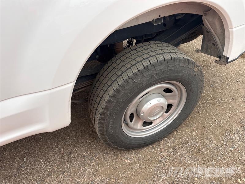 Ford F-350 XL 4x4 Extended Cab Pickup Ostalo