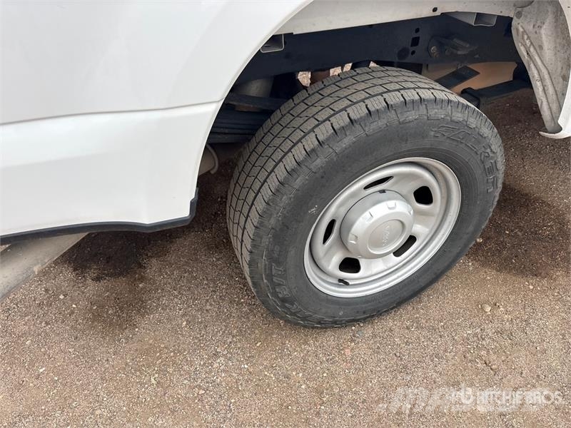 Ford F-350 XL 4x4 Extended Cab Pickup Ostalo