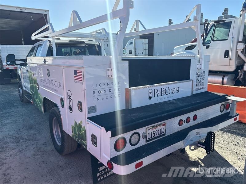Ford F-350 XL 4x4 Extended Cab Utility Truck Pickup/Sideaflæsning