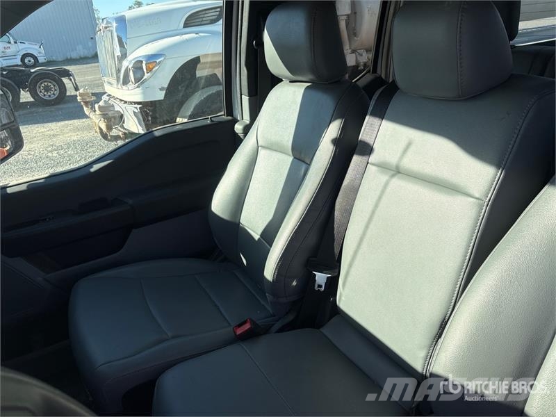 Ford F-350 XL 4x4 Extended Cab Utility Truck Pickup/Sideaflæsning