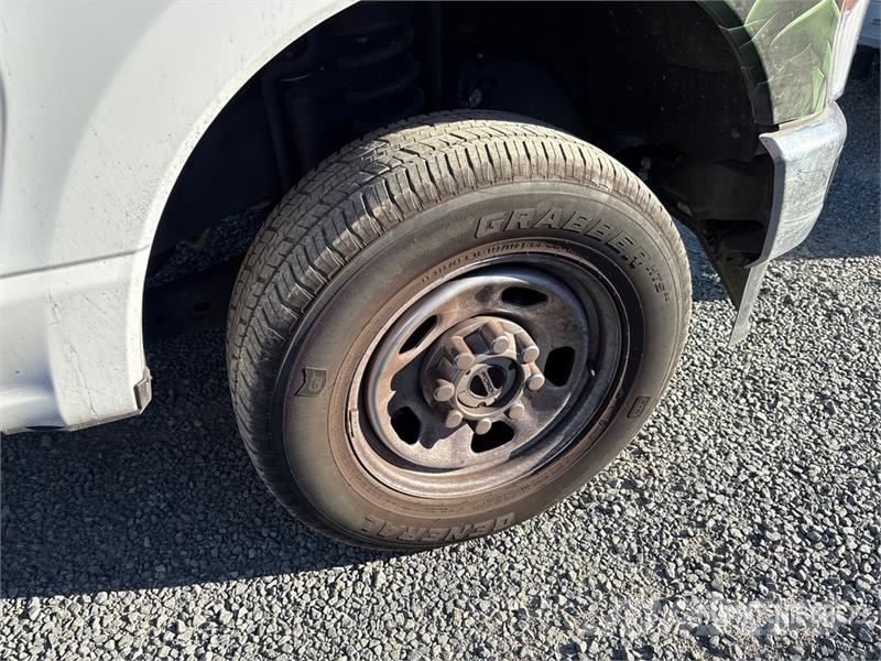 Ford F-350 XL 4x4 Extended Cab Utility Truck Pickup/Sideaflæsning