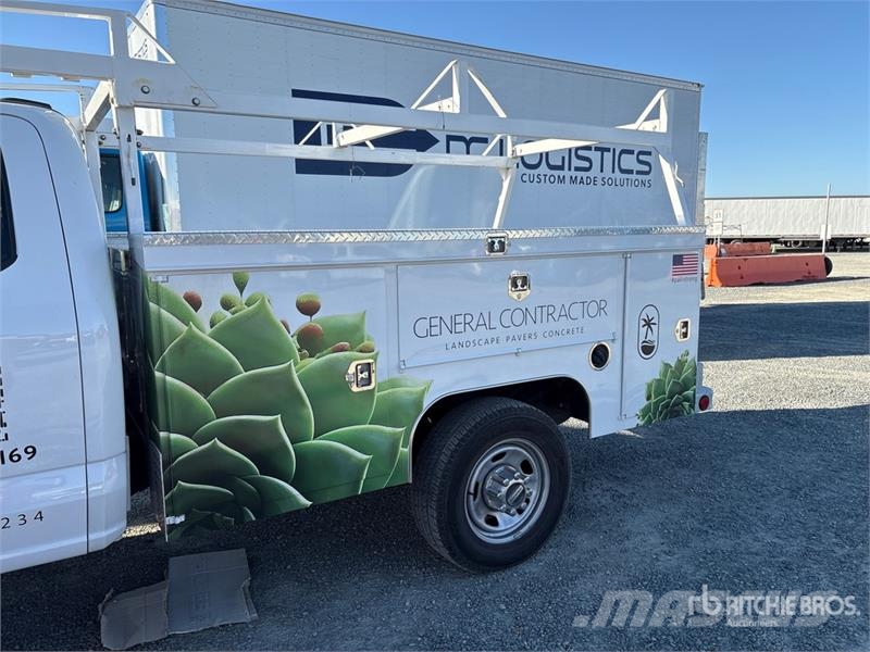 Ford F-350 XL 4x4 Extended Cab Utility Truck Pickup/Sideaflæsning