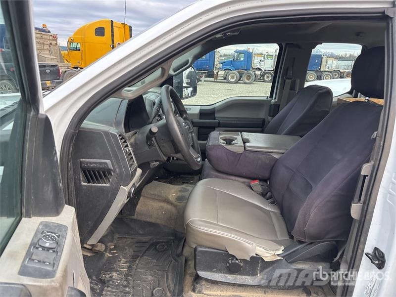 Ford F-350 XL 4x4 Extended Cab Utility Truck Pick up/Dropside