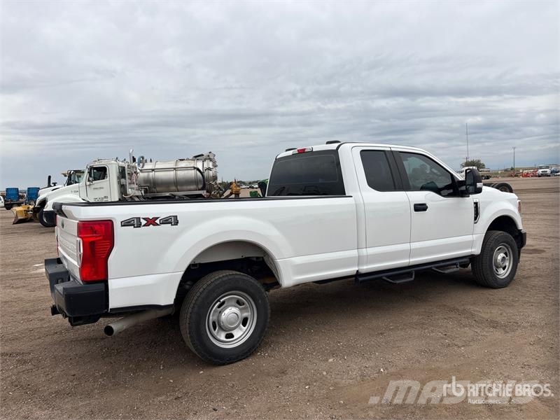 Ford F-350 XL 4x4 Extended Cab Pickup Ostalo