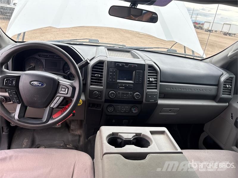 Ford F-350 XL 4x4 Extended Cab Pickup Ostalo