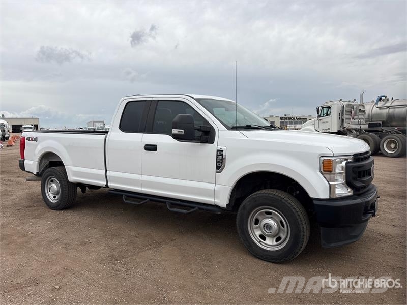 Ford F-350 XL 4x4 Extended Cab Pickup Ostalo