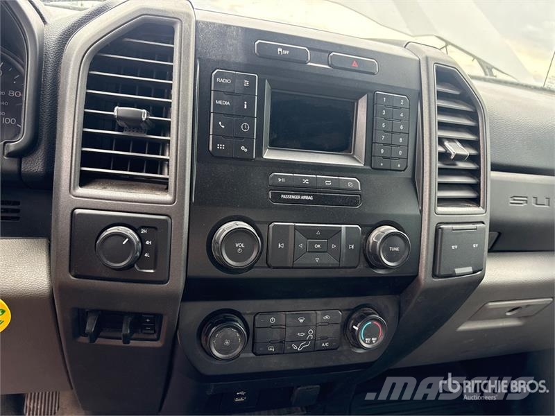 Ford F-350 XL 4x4 Extended Cab Pickup Ostalo