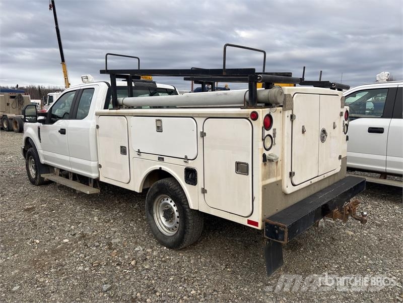Ford F-350 XL 4x4 Extended Cab Utility Truck Pick up/Dropside