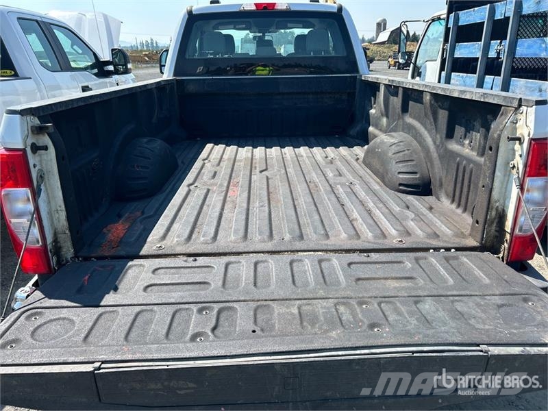 Ford F-350 XL 4x4 Extended Cab Pickup 其他