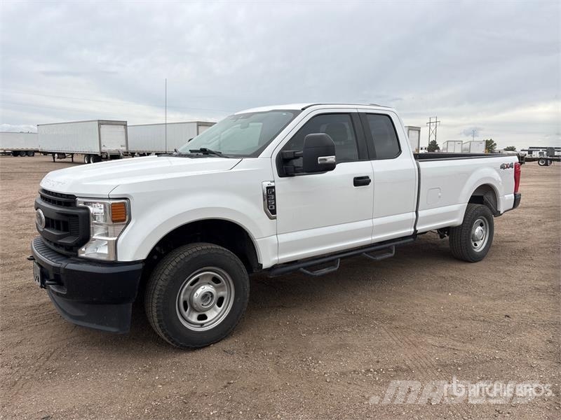 Ford F-350 XL 4x4 Extended Cab Pickup Ostalo