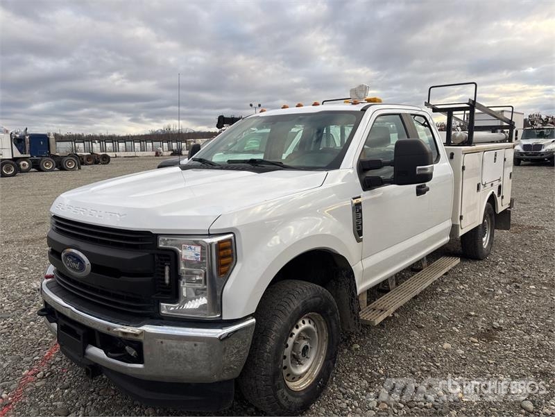 Ford F-350 XL 4x4 Extended Cab Utility Truck Pick up/Dropside