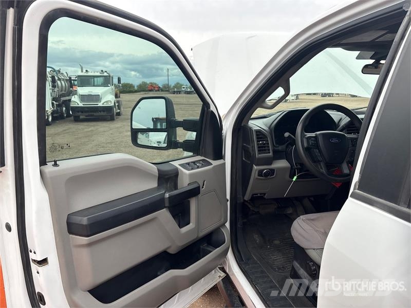 Ford F-350 XL 4x4 Extended Cab Pickup Ostalo