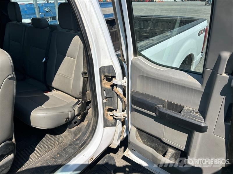 Ford F-350 XL 4x4 Extended Cab Pickup 其他