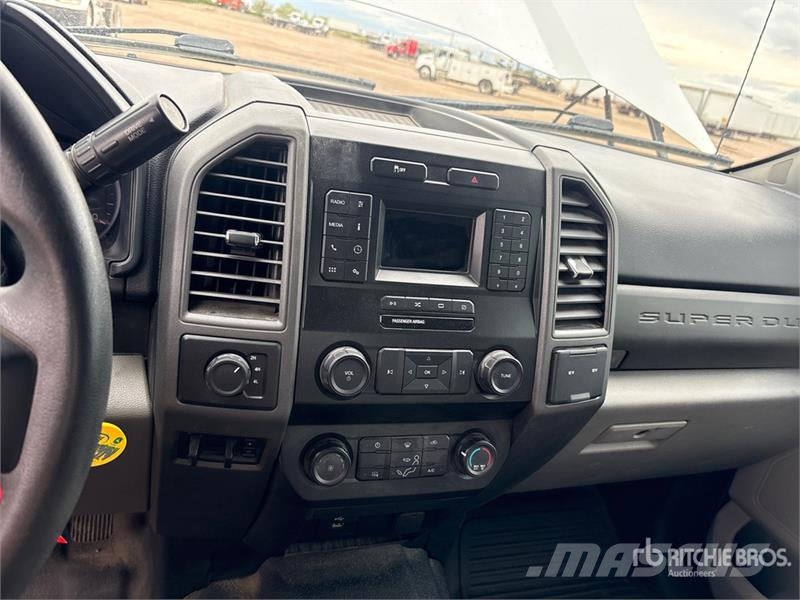 Ford F-350 XL 4x4 Extended Cab Pickup Ostalo