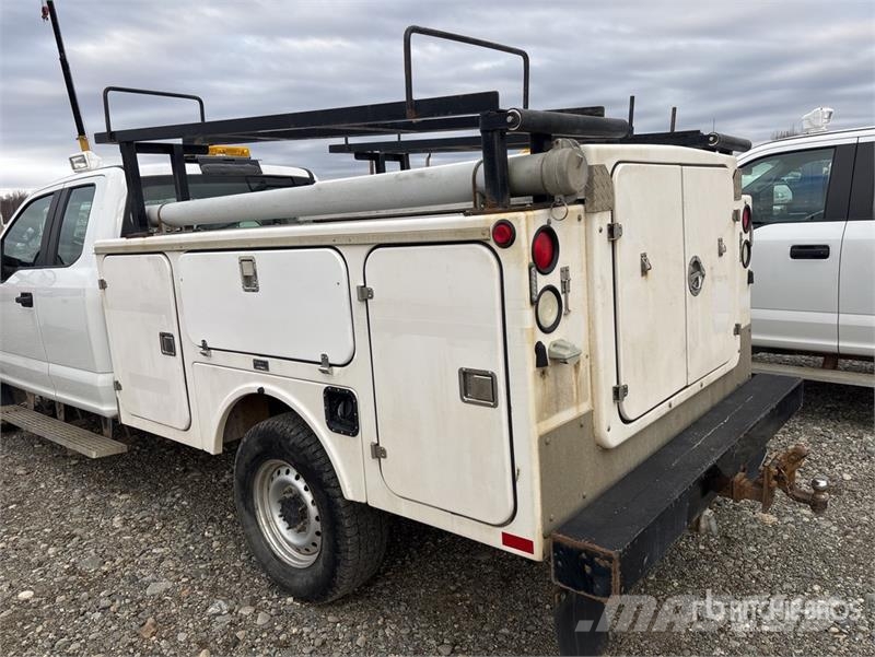 Ford F-350 XL 4x4 Extended Cab Utility Truck Pick up/Dropside