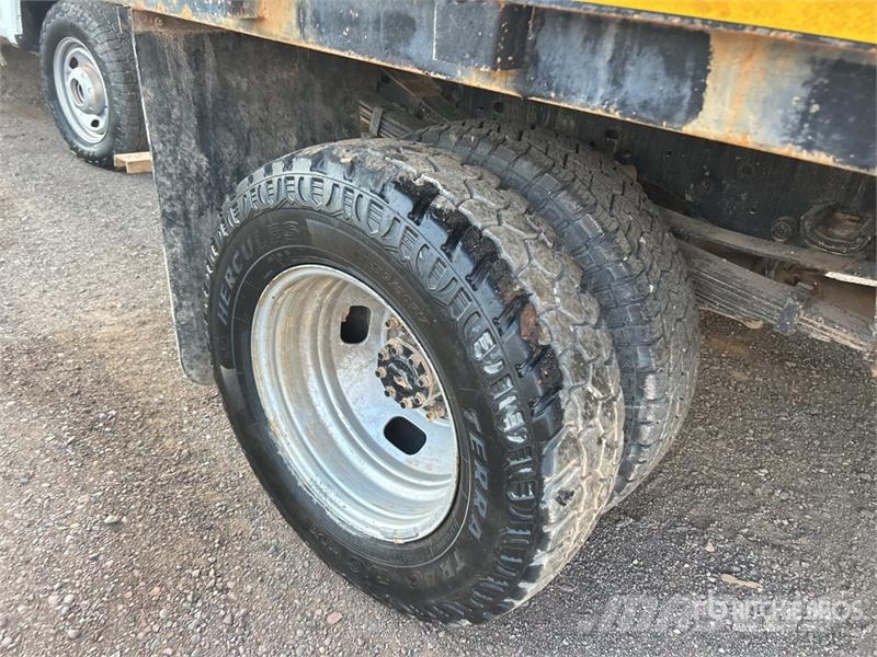 Ford F-350 XL 4x4 Flatbed Truck Flatbed/Dropside trucks