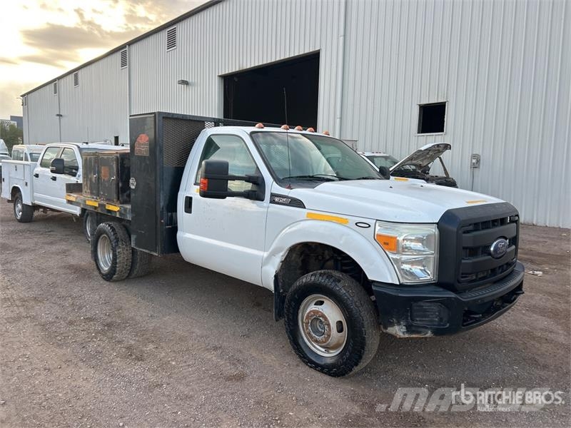 Ford F-350 XL 4x4 Flatbed Truck Flatbed/Dropside trucks