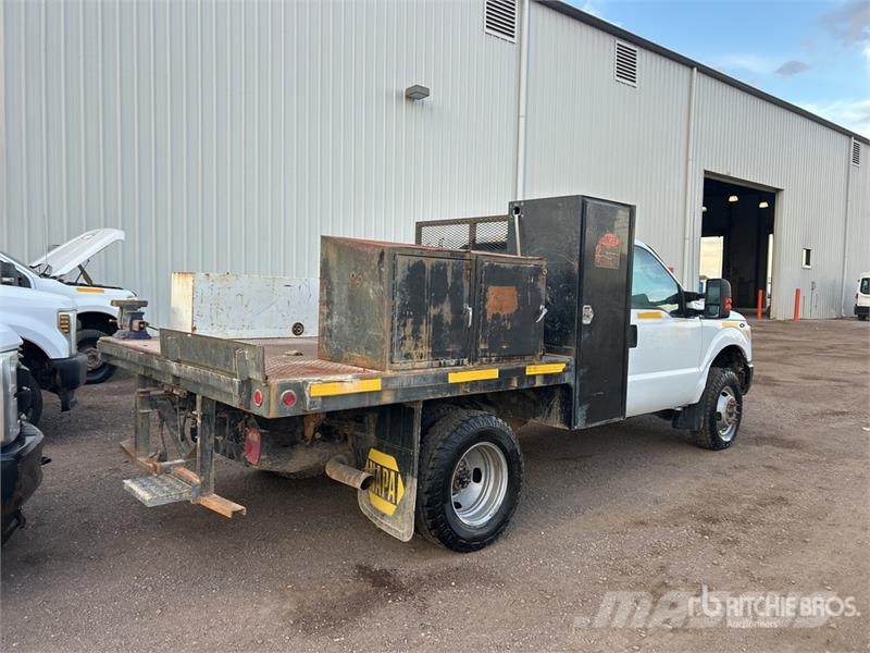Ford F-350 XL 4x4 Flatbed Truck Flatbed/Dropside trucks