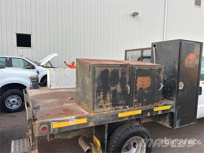 Ford F-350 XL 4x4 Flatbed Truck Flatbed/Dropside trucks