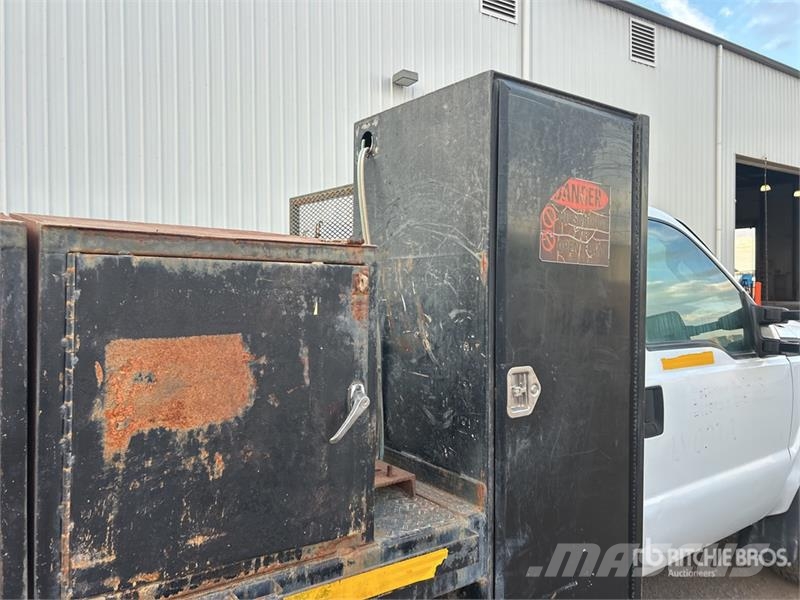 Ford F-350 XL 4x4 Flatbed Truck Flatbed/Dropside trucks