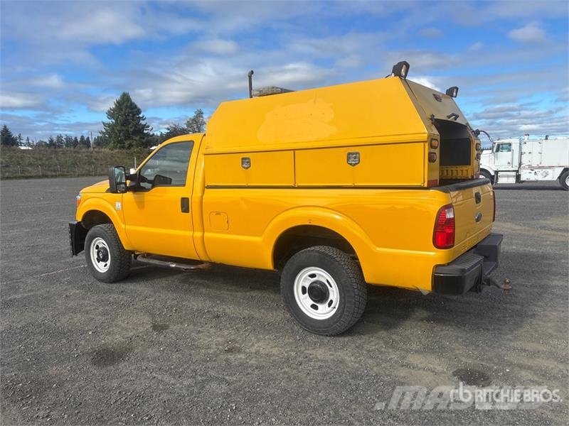 Ford F-350 XL 4x4 Pickup Drugi