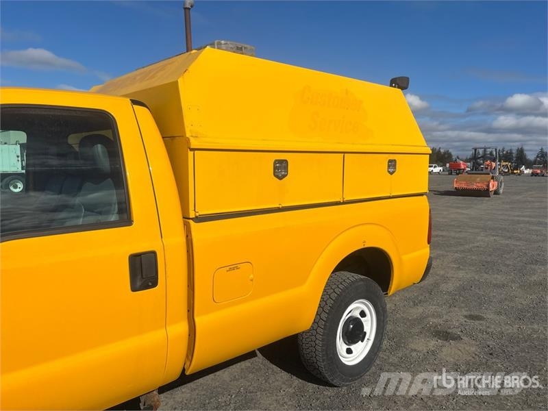 Ford F-350 XL 4x4 Pickup Drugi