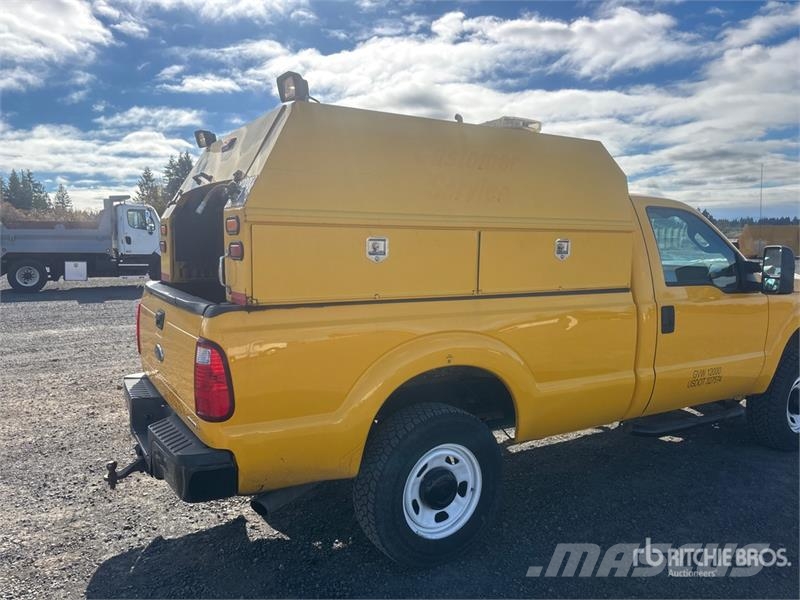 Ford F-350 XL 4x4 Pickup Drugi
