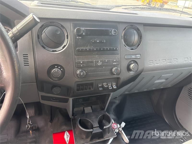 Ford F-350 XL 4x4 Pickup Drugi