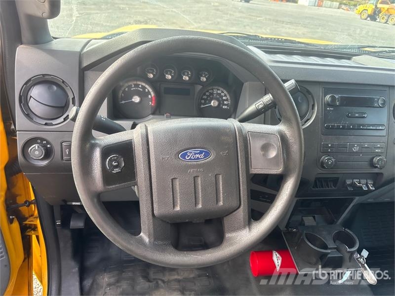 Ford F-350 XL 4x4 Pickup Drugi