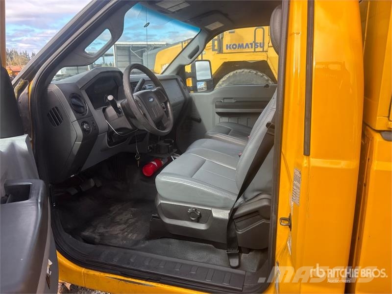 Ford F-350 XL 4x4 Pickup Drugi