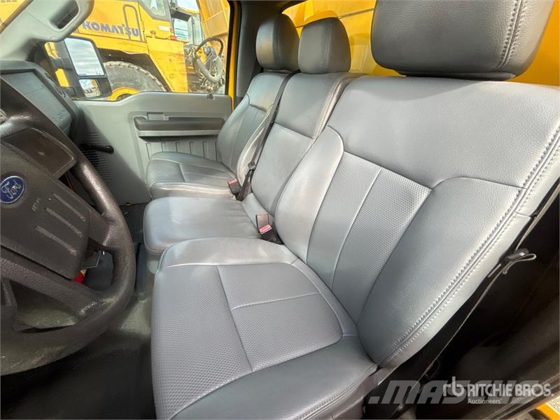 Ford F-350 XL 4x4 Pickup Drugi