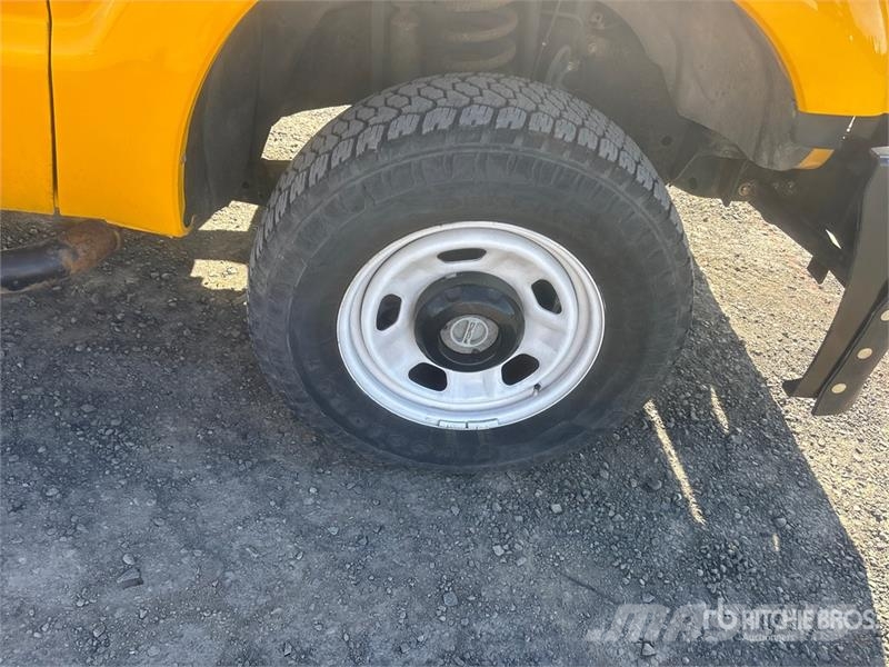 Ford F-350 XL 4x4 Pickup Drugi
