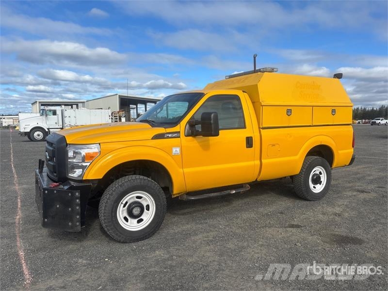 Ford F-350 XL 4x4 Pickup Drugi