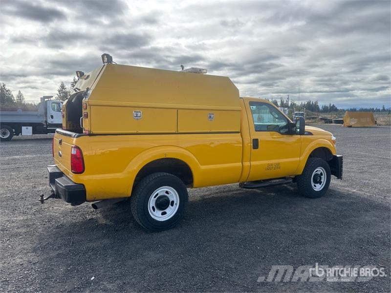 Ford F-350 XL 4x4 Pickup Drugi
